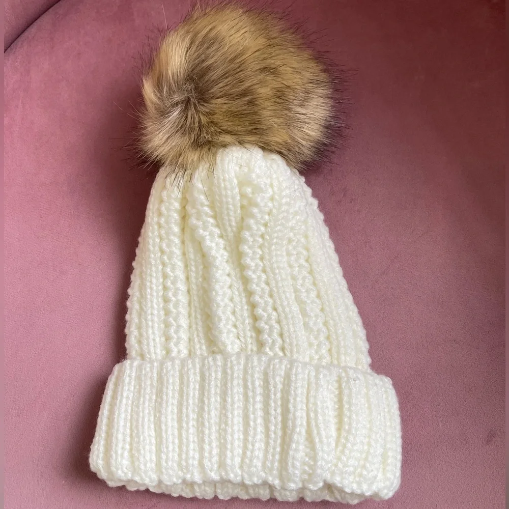 New  Women’s Faux Fur Pom Cuffed Beanie